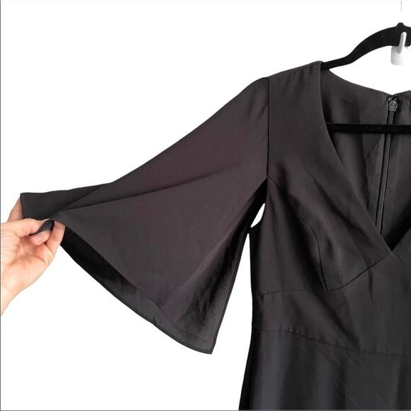 BCBGMAXAZRIA Cape Sleeve V-Neck Asymmetrical Ruffle Maxi Dress Gown Black 4 - Picture 2 of 6